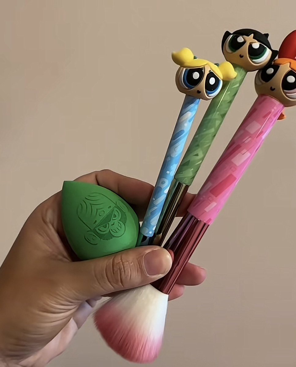 paginalixo1's tweet photo. a cacau show sabe muito bem oq faz

atingindo o publico alvo de crianças 25 anos +
🤣🤣🤣🤣🤣 https://t.co/UQ9oJ1nUF5