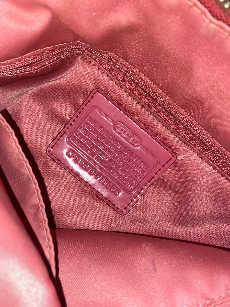 Marchj1ma's tweet photo. ส่งต่อ Coach แท้มือสอง 💖 ใส่ไอแพดได้

✨ รุ่น: Coach F17668 Quilted Nylon Tote สี Raspberry Pink
💰 ราคา: 800 บาท 

• มีเฉพาะตัวกระเป๋า 
• มือสองสภาพใช้งานทั่วไป

#coach #coachthailand #ส่งต่อCoach #ส่งต่อกระเป๋า #coachbag #กระเป๋ามือสอง #ส่งต่อกระเป๋าแบรนด์ #ส่งต่อlongchamp https://t.co/Y81MyBkEHs