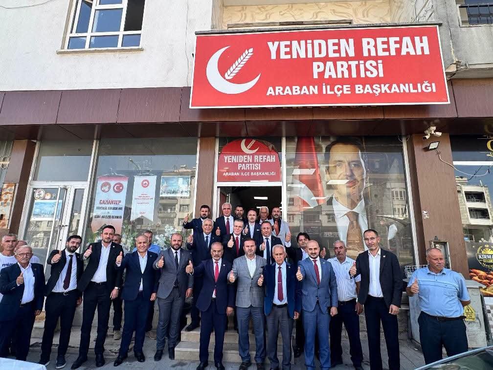 rprefahantep's tweet photo. Bugünkü programlarımız için Araban İlçe Başkanlığımızda besmelemizi çektik
Genel Başkan Yardımcımız Sn Bülent Osman Osmanağaoğlu ve İl Başkan Yardımcılarımızla birlikte İlçe Başkanlığımızı ziyaret ederek çalışmalarımızı istişare ettik

Sedat YILDIZ
 Gaziantep il başkanı https://t.co/AlqVvDZyEb