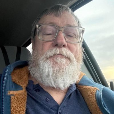 m34071493's tweet photo. How much for FaceTime https://t.co/FPyjTstQ0Q