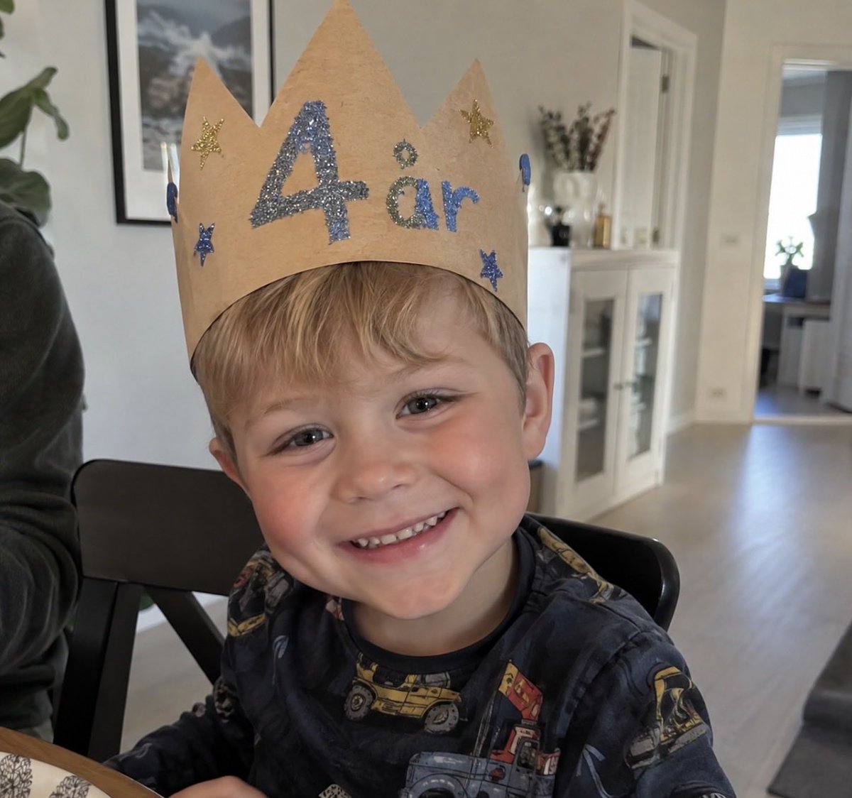 TroillU's tweet photo. Vår kjære Lukas ❤️

Bare 4 år gammel måtte du forlate oss, etter å ha kjempet så tappert mot kreften i to lange år. Du var så liten, men samtidig så utrolig sterk. Gjennom alt du måtte tåle, ga du oss kjærlighet, smil og øyeblikk vi kommer til å bære med oss resten av livet - https://t.co/tfk8EUkUDR