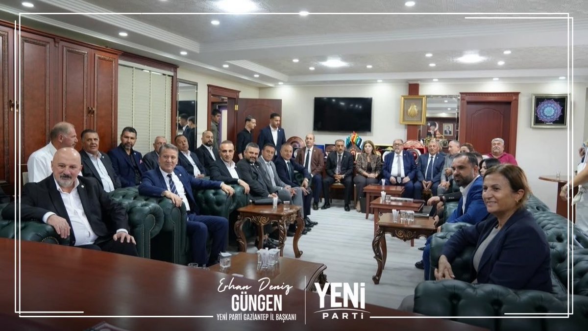 Erhan_Gungen's tweet photo. Artvin Milletvekilimiz ve Parti Meclisi Üyemiz Uğur Bayraktutan ile İstanbul Milletvekilimiz ve Parti Meclisi Üyemiz Türkan Elçi ile birlikte, İl Yönetim Kurulu üyelerimizin katılımıyla Gaziantep Esnaf ve Sanatkârlar Odaları Birliği Başkanlığı ve çeşitli esnaf odalarının başkanlarıyla bir araya geldik.
Gaziantep esnafının durumunu, yaşanan ekonomik sıkıntıları ve esnafımızın taleplerini değerlendirdik. Esnafımızın sahadaki sorunlarını doğrudan dinleyerek çözüm önerileri üzerine görüş alışverişinde bulunduk.
Nazik ev sahiplikleri ve değerli görüşleri için oda başkanlarımıza teşekkür ediyorum.
#YeniParti #Gaziantep #BirlikteGüçlüyüz