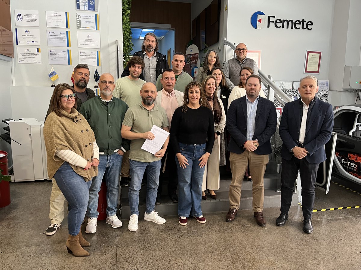 Femete's tweet photo. 📢 El BOP publicó ayer el Convenio Colectivo Provincial de Siderometalurgia e Instalaciones Eléctricas 2025-2028.
💶 Subidas: 2,5% en 2025; 4% en 2026 y 2027; 4,5% en 2028.
⏱️ Jornada: 1.764 horas en 2028.
🤝 Fue firmado por @Femete, CCOO y USO.
🔗 https://t.co/1rEWEC88Wd
#Metal https://t.co/wccY7bArJw