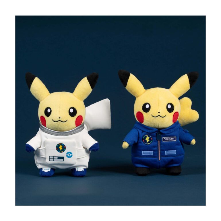 Pokekalos's tweet photo. La liste des produits Pokémon × ESA vendue à la boutique de la @CiteEspace à Toulouse a été dévoilée : 
• Pikachu astronaute (mâle) : 29.99 €
• Pikachu astronaute (femelle) : 29.99 €
• Statuette Pikachu astronaute : 19.99 €
📆 2 octobre au 30 avril 2027.
ℹ️ 5 articles au total par transaction (dont 1 seule peluche)