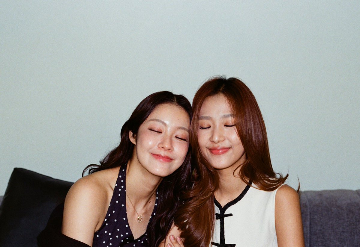 filmrachq's tweet photo. the cutest girlfriends

#namtanfilm #น้ำตาลฟิล์ม https://t.co/Q6NXHb4ucg