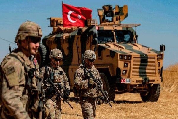 StratejikGn's tweet photo. 🔴 TÜRKİYE’NİN BAŞİKA VE ZELİKAN’DAN ÇEKİLECEĞİ İDDİASI

Iraklı üst düzey güvenlik kaynaklarına göre Bağdat ile Ankara, Türkiye’nin Başika ve Zelikan’dan askeri güçlerini yıl sonuna kadar çekmesi konusunda anlaşmaya vardı.

Üslerin Irak ordusuna devredileceği belirtilirken, Kürdistan Bölgesi sınırları içerisindeki diğer Türk askeri noktalarının ise anlaşmanın dışında olduğu aktarıldı. Tarafların çekilme takvimini önümüzdeki günlerde resmen açıklayacağı öne sürüldü.