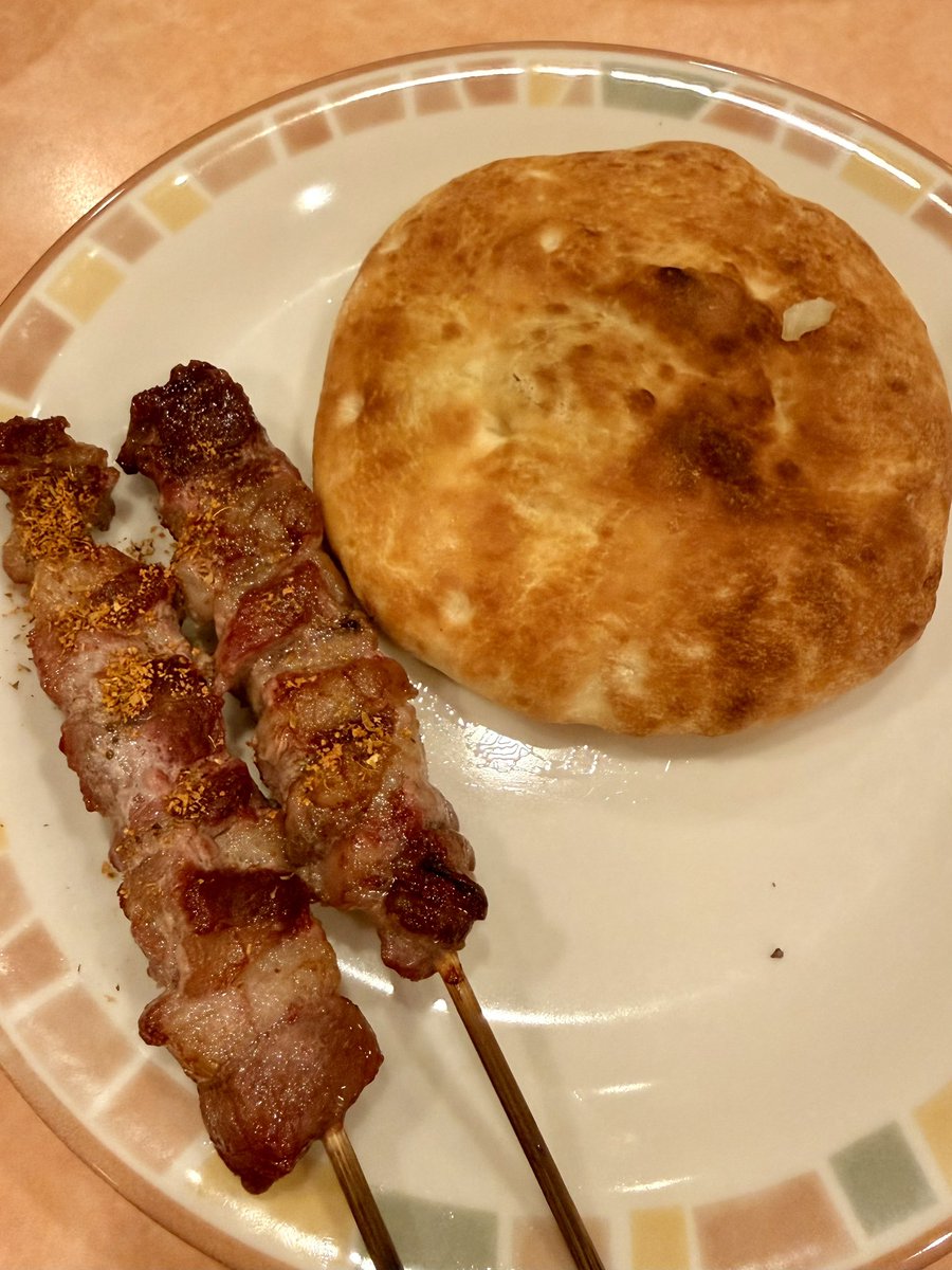 nagi_nagio's tweet photo. サイゼで映画でのモモンガ食を実践してみたで😁

はっさんでやる！🥯 https://t.co/kYZBR9ZClu