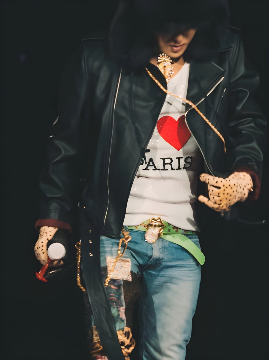 oneforG0818's tweet photo. 느좋 파리콘 사진들����#GDRAGON https://t.co/yvuFfsJlXz