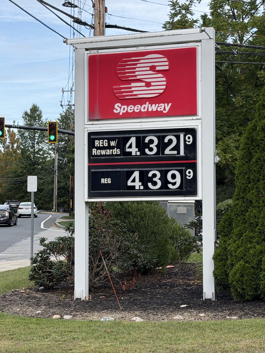 MikeyGrabBags's tweet photo. Dare accepted. Happy First Day of Fall. Gas is up another 16%. Anything else? https://t.co/WuXKnxTZlZ