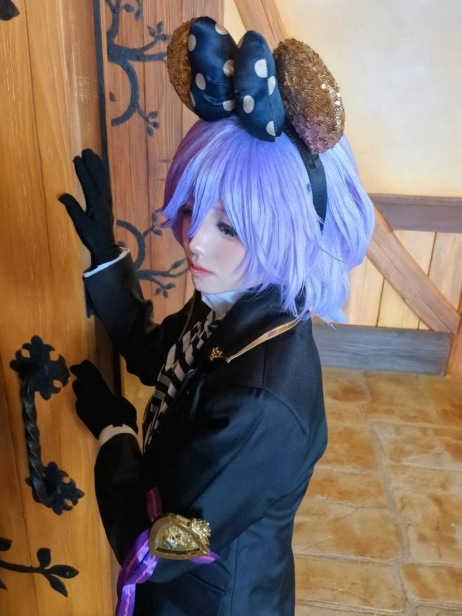 C12nIbF's tweet photo. 🍎「何か用ですか？」

#Dハロツイステ
#Dハロ仮装2026
#cosplay https://t.co/qJYW2iff9F