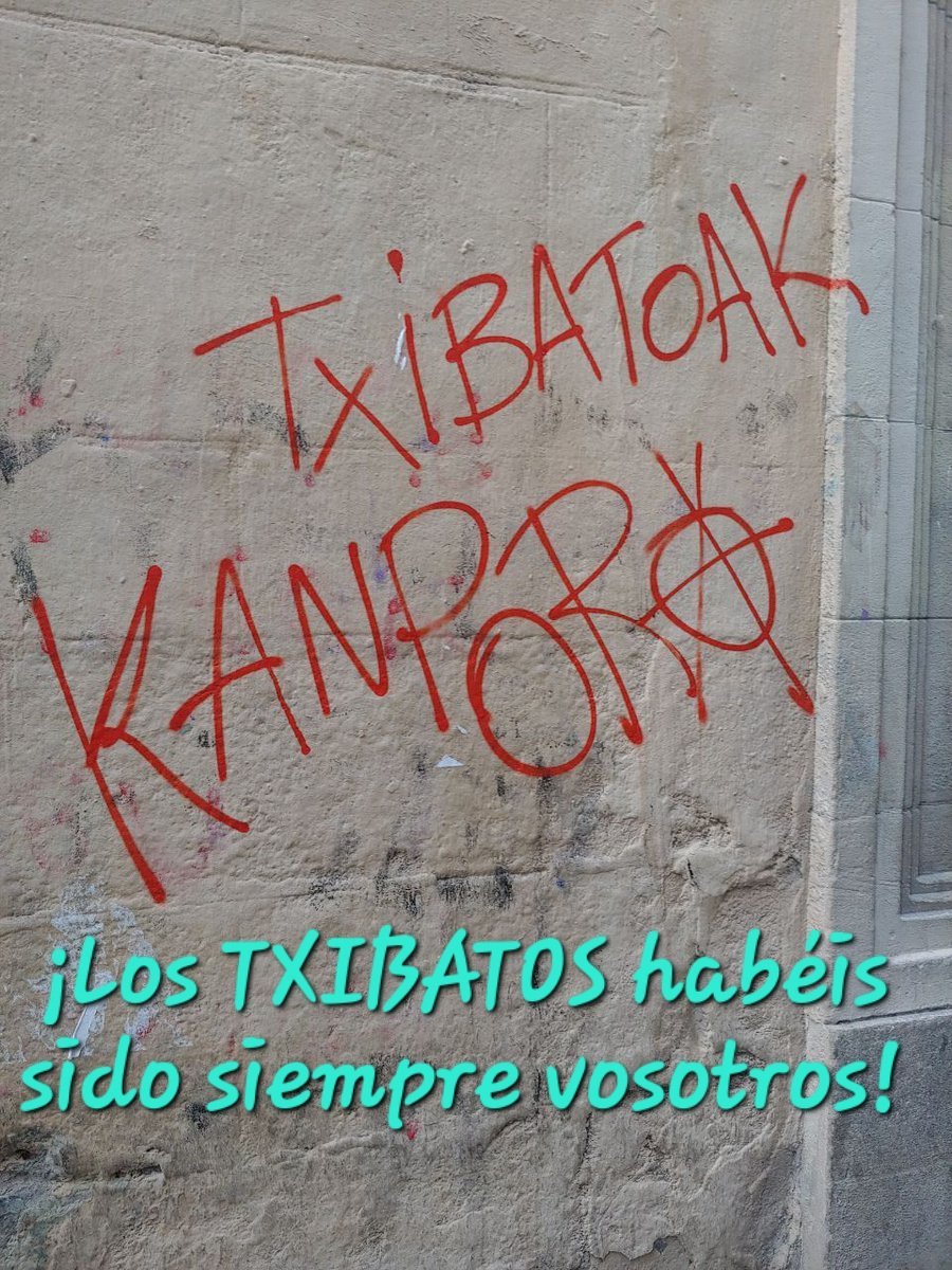 ConsuorF's tweet photo. #TalDiaComoHoy de 1982 #ETA asesinó en #Erandio al brigada Emilio Fernández, su asesinato fue posible gracias como siempre a los CHIVATOS. Esta vez se condenó al CHIVATO pero NO a los asesinos que le dispararon a la cabeza cuando iba a trabajar. 
¡No es JUSTICIA!
@PoderJudicialEs

Hay que leer a su hija Loli en la entrevista que @jesusjhernandez le hizo para @elcorreo_com la tenéis en el hilo que cito. ¡Habló por primera vez transcurridos 40 años!

Emilio frecuentaba un bar sin saber que el hijo de la propietaria, Juan Carlos Etxeandia Zorroza, formaba parte de esa red de TXIBATOS de ETA imprescindible para matar. 

Tenía 48 años, estaba casado y con dos hijos. Estaba adscrito a la Comandancia de Marina de Bilbao desde hacía 14 años. Es una víctima como la inmensa mayoría de la que nadie sabe nada, no ha existido jamás, solo como una cifra para utilizarla como mercancía electoral, esa que gusta tanto a algunos políticos. Ayúdame a sacarla del ostracismo al que le condenaron sus asesinos y la sociedad misma, difundiendo/leyendo este 🧵. Solo asi vivirán en nuestra #Memoria. Gracias 👇🏿