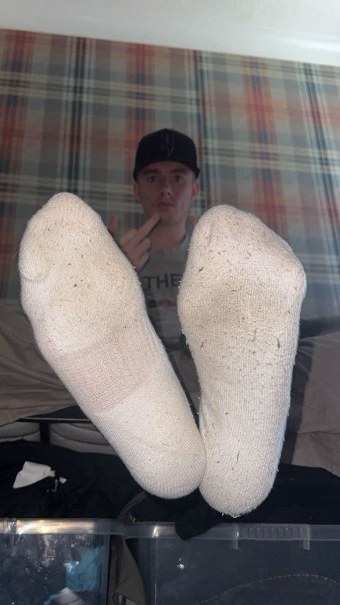 CASHFORJONE3z's tweet photo. Waiting for tributes 😈
#findom https://t.co/T9F914mAAT