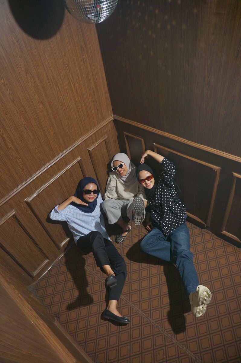 ursrtnin's tweet photo. udah cape jadinya begini https://t.co/CAsEAbIpAU