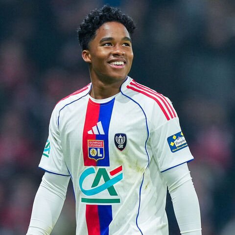 nollywhite_Utd's tweet photo. Omo! 🚨 Na serious comparison be dis o!

Endrick for Lyon last season:
👕 1,553 minutes
⚽️ 8 goals
🅰️ 8 assists

Endrick for Real Madrid dis season:
👕 4 minutes
⚽️ 0 goals
🅰️ 0 assists

4 minutes?! 😳 Na just 4 minutes of football for di whole season so far! Last season for Lyon, e play 1,553 minutes and contribute 16 G/A. Now e dey bench for Madrid, just dey warm bench.

Di boy need playing time to develop, but with Mbappé, Vini, and Gular for front, e no dey get chance. Real Madrid suppose loan am out or sell am with buy-back clause — make e go play football.

Wetin you think — Real Madrid dey waste im talent? 🤔🍿