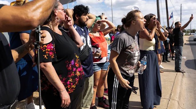 CalvinKleiofd's tweet photo. Socialist, communist groups coordinate, promote 'spontaneous' anti-ICE protests in Austin. https://t.co/REHGQ8OPOz