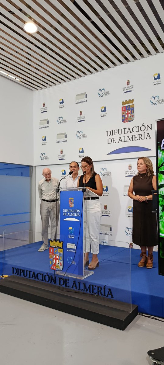FAVB_'s tweet photo. 🏆 ¡Presentada la final de la Copa Andalucía 2026! 🏐 

📍 El Moisés Ruiz ha acogido el acto, con presencia de la diputada de Deportes, Mª Luisa Cruz; la concejala del Ayto Níjar, Ángeles Góngora; el presidente del CV Almería, Pablo Martínez; y el delegado de la FAVB, Juan Docio https://t.co/VCeSwErgTU