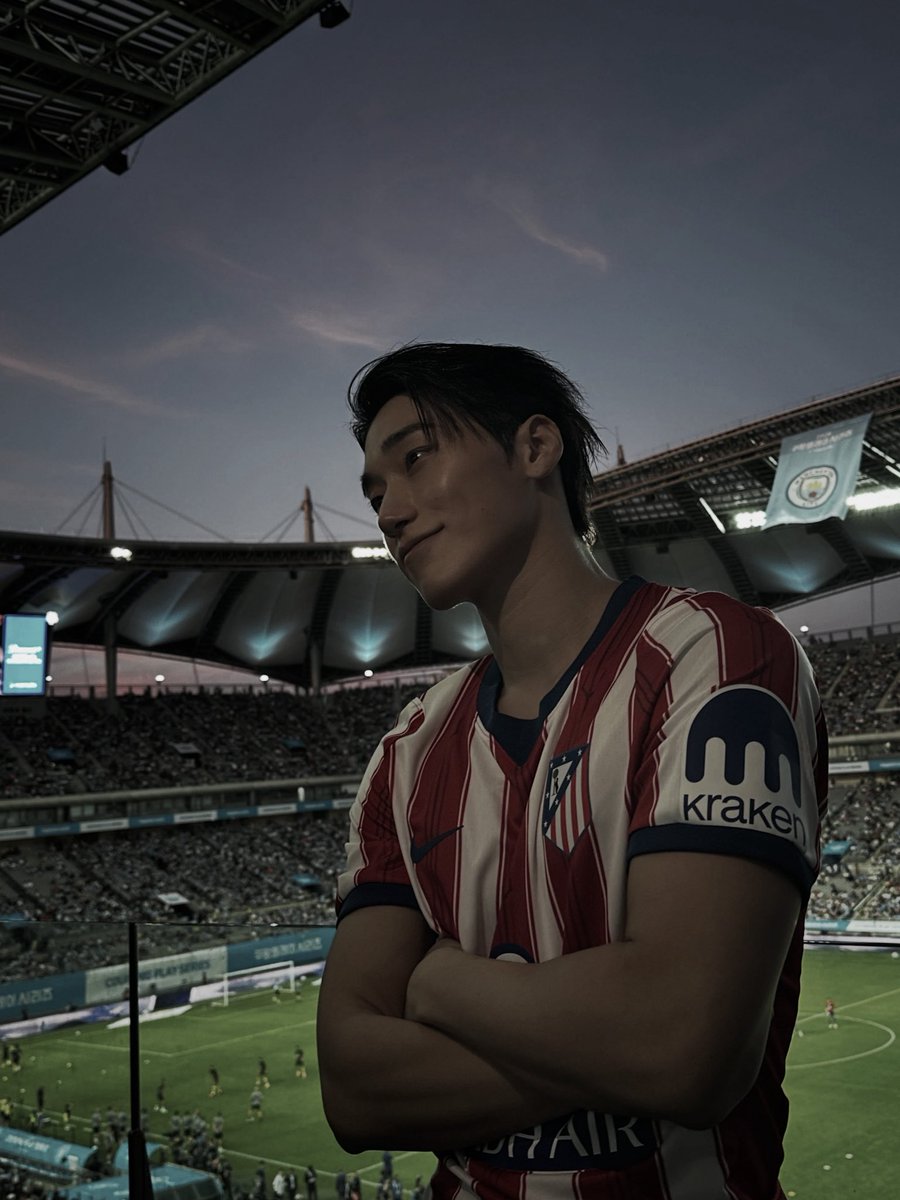 Chioi3an's tweet photo. I had the honor of kicking off the Manchester City vs. Atlético Madrid match at Seoul World Cup Stadium, a truly special moment I’ll never forget. Feeling the crowd’s passion on that field reminded me how meaningful this journey is, and I’ll treasure this memory always. https://t.co/c5OXYXVG7c