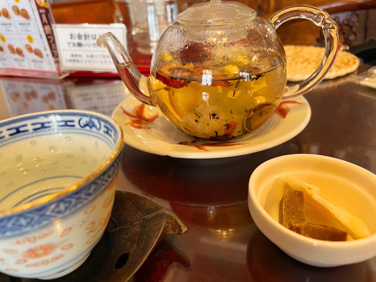 seiran321's tweet photo. 中華街行ってきた
前回行けんかった中国茶のお店行けた～！お茶とマーラーカオ美味しかった。他のお茶も試したいからまた行く。

それにしてもドカ食いしてしまった…
だから太るんだな… https://t.co/dyJeh2FxFD