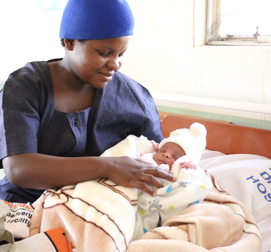 UNFPA_Zimbabwe's tweet photo. Strong partnerships build resilient systems where choice for contraceptives thrives! 🏥💙

An estimated 2,232,000 million women used modern contraceptives in Zimbabwe in 2025 contributing to the prevention of about 815,000 unintended pregnancies, 204,000 unsafe abortions, and 2,250 maternal deaths.

UNFPA flagship programmes - the #HealthResilienceFund 🇪🇺🇬🇧🇮🇪 and the @UNFPA_Supplies - have contributed greatly to this success helping ensure health facilities have adequate family planning supplies nationwide.

@euinzim @UKinZimbabwe @IrlEmbPretoria 

#WCD2026 #HealthResilienceFund #UNFPAZimbabwe #Partnerships #MatchFunding