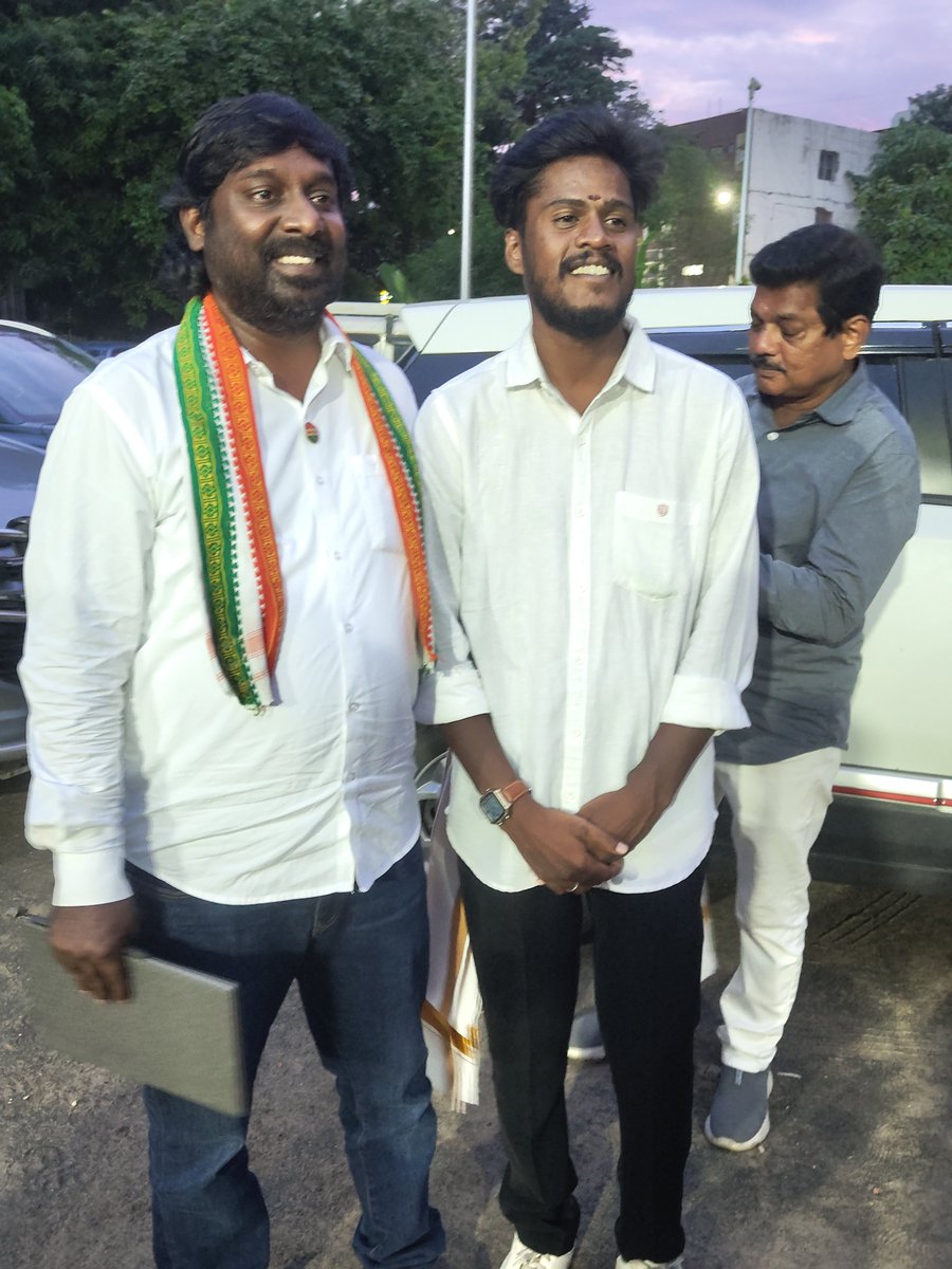 John_jo22's tweet photo. அன்பு அண்ணன் விஜய் வசந்த் அவர்களை சந்தித்தபோது… ❤️🤝
அன்பும், சகோதரத்துவமும் நிறைந்த மறக்க முடியாத தருணம்!
#VijayVasanth #AnbuAnnan #AnnanVijayVasanth #Congress #IndianNationalCongress #NSUI #TamilNaduCongress  #PoliticalJourney #Leadership #Brotherhood #Anbu #NammaCongress https://t.co/ovS09QIw1V