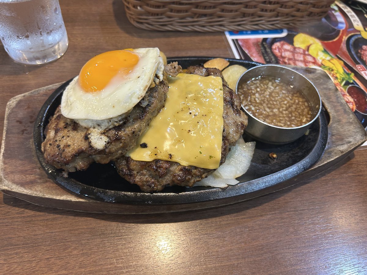 meuter610's tweet photo. 生じたストレスを緩和するのはやはり肉🍖 https://t.co/OxTGCDBKvi
