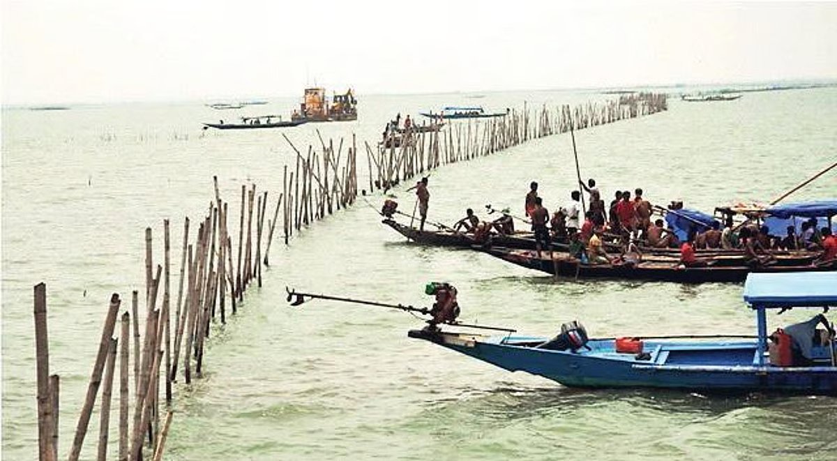 OrissaPOSTLive's tweet photo. Chilika Development Authority (CDA) has prohibited floating bridge vessels and boat services on the Satapada-Janhikuda route for four days from September 22 to 25, 2026, due to heavy rainfall.
#Chilika #ChilikaLake #Satapada #Janhikuda #CDA #HeavyRainfall #OdishaNews #OrissaPOST
📲 Follow Orissa POST – Odisha’s No. 1 English Daily 📰✨