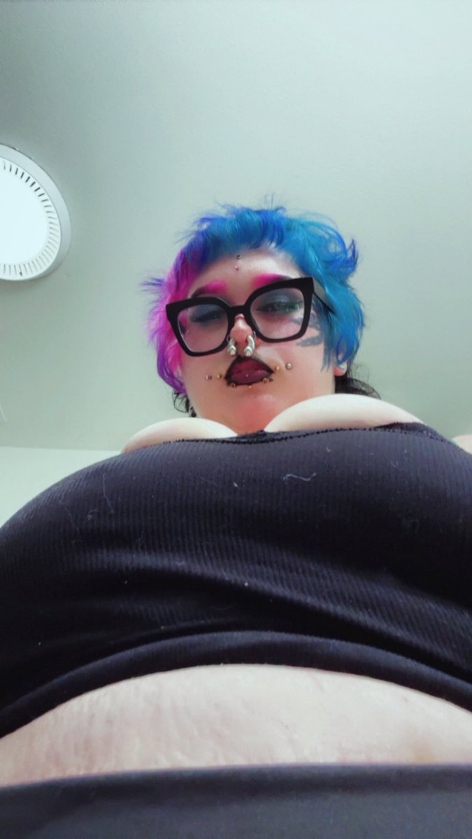 cricketcries69's tweet photo. Stupid dyke that keeps forgetting her bra size and dealing with the spillage consequences https://t.co/MsPeAgSccY