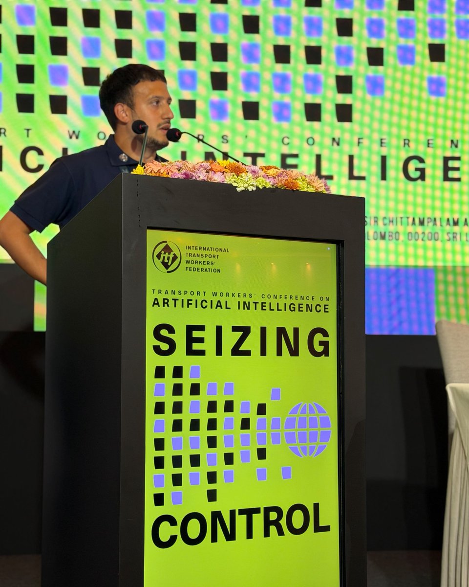 UPSA_Oficial's tweet photo. UPSA presente en "Tomemos las Riendas" 
Conferencia del Personal del Transporte sobre Inteligencia Artificial, realizada por ITF en la ciudad de Colombo, Sri Lanka.
Con la participación activa de nuestro Secretario Adjunto de Juventud,  Cro. Daniel Lico, en los cuatro días que duró el evento, se desarrolló un entendimiento común del impacto de la IA en el transporte. Se identificaron  los riesgos que plantea para las competencias y la igualdad, se examinó qué pueden y qué no pueden hacer los sindicatos con la IA y se formularon  reivindicaciones concretas para la negociación colectiva en los distintos sectores del transporte.
A partir de estas premisas se obtuvieron importantes conclusiones para, como trabajadores del transporte, utilizar en forma provechosa esta nueva herramienta. 
@JuventudUpsa @ITFArgentina
#UPSA Internacionales
#UPSA Juventud 
#UPSAsiemprejuntos