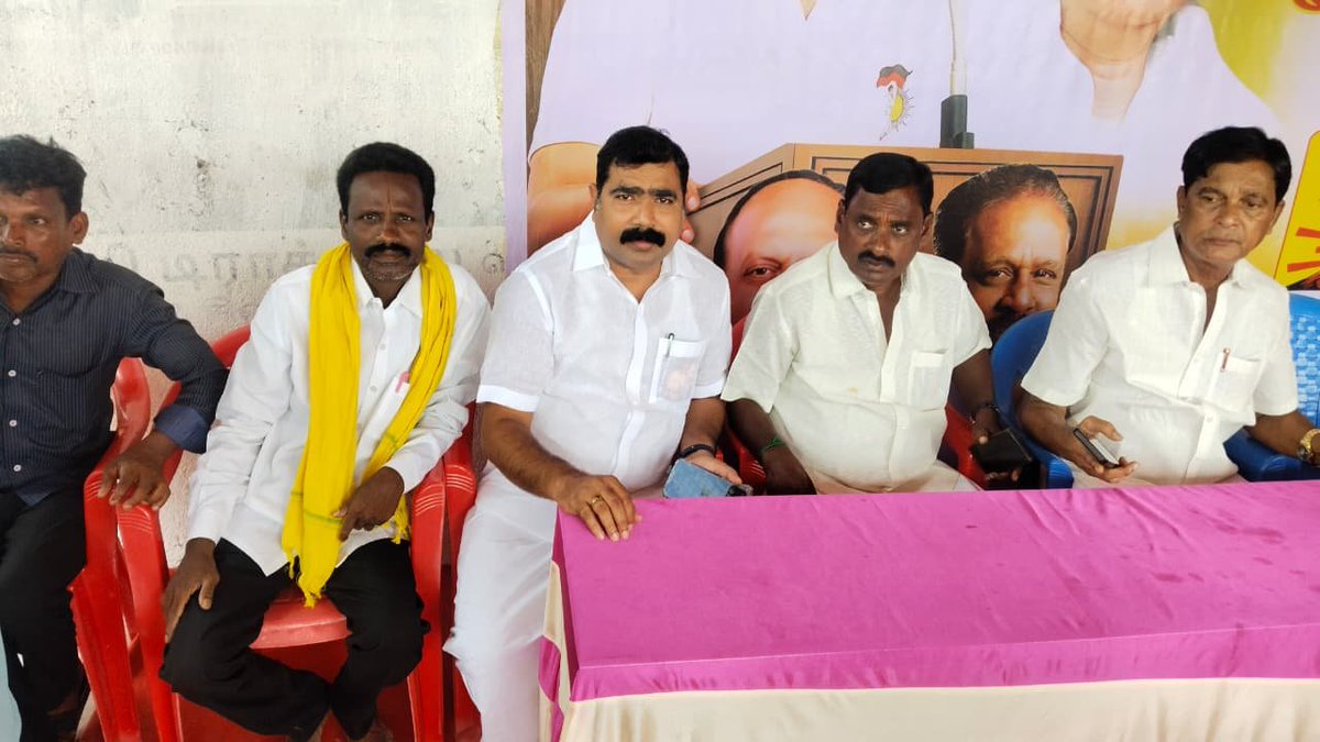 ELRraja's tweet photo. #திருவண்ணாமலை 
பதினோராவது  வார கிரிவலம் 
அண்ணாமலையாருக்கு அரோகரா🙏
@arivalayam https://t.co/OS8zMqw6si