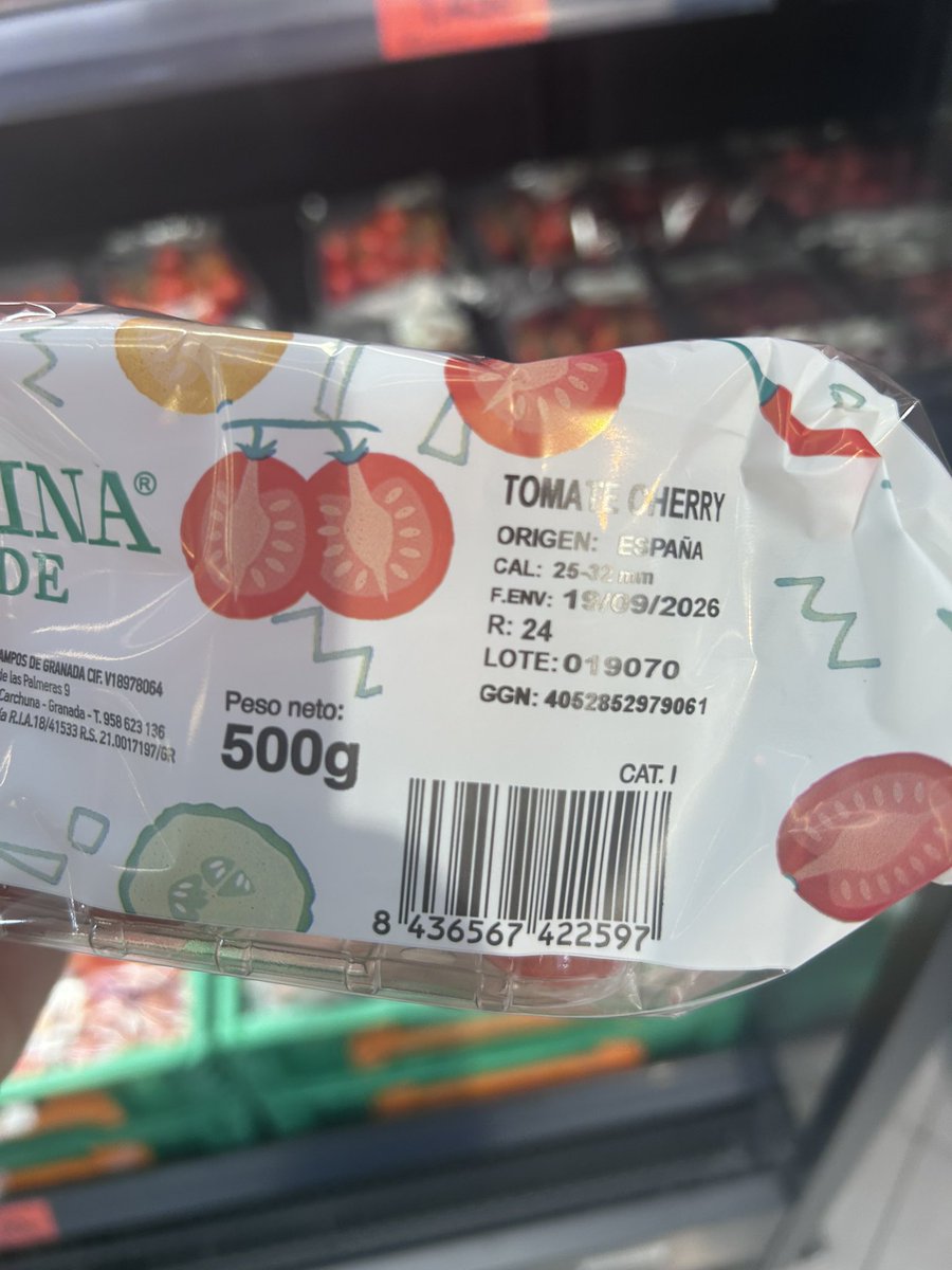 EmilioMontilla_'s tweet photo. Había dejado de comprar los tomates cherry en @Mercadona porque su origen era de Marruecos, pero mi sorpresa hoy ha sido mayúscula cuando he visto que su origen era de España.

Otro producto más que conseguimos que deje de vendernos el sátrapa de Mohamed VI. 

Cuando los españoles nos unimos somos capaces de grandes cosas 😌.