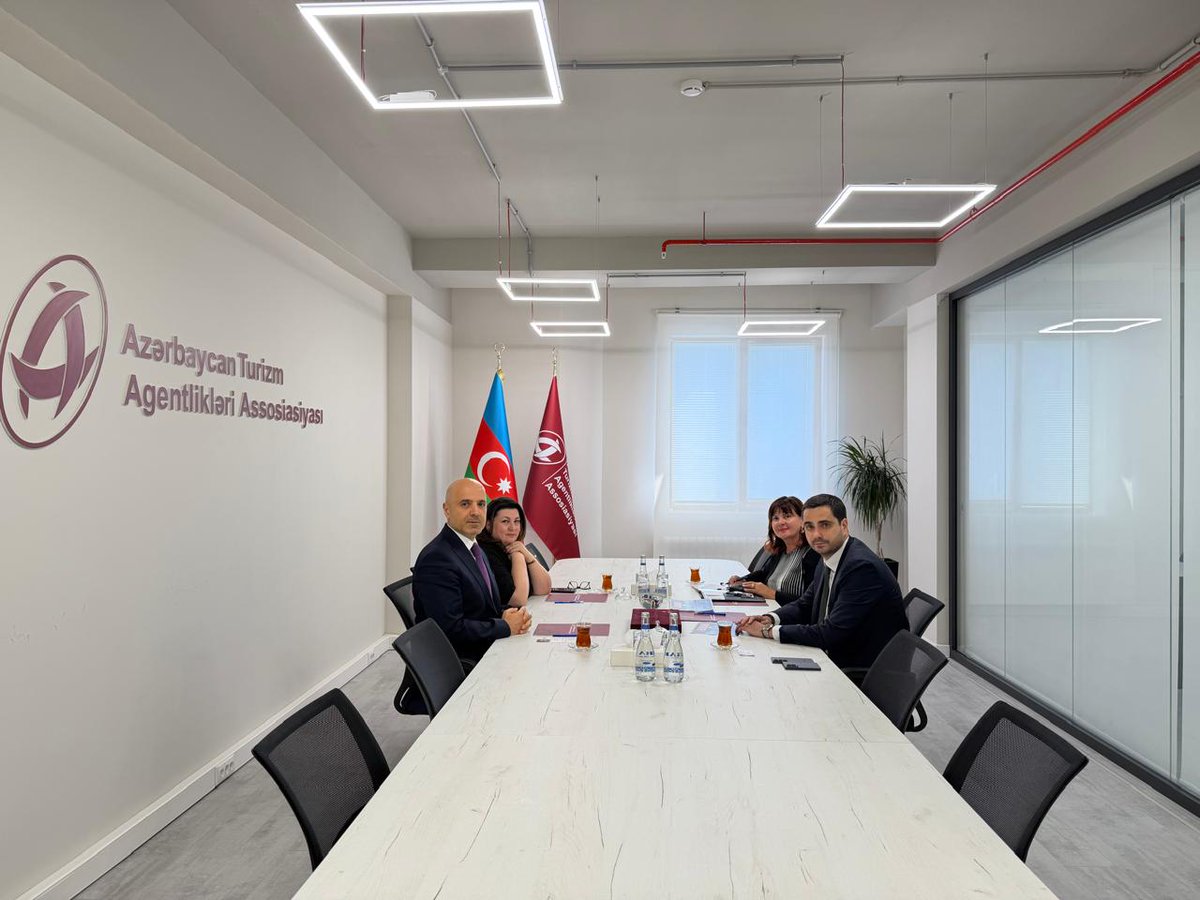 ataa_aze's tweet photo. Turizm sahəsində qarşılıqlı maraq doğuran əlaqələrin inkişaf etdirilməsi məsələləri  ATAA-nın sədri Göydəniz Qəhrəmanovla Slovakiyanın  ölkəmizdəki fövqəladə və səlahiyyətli səfiri Elçin Qasımov arasında baş tutan görüşdə müzakirə olunub.

Ətraflı : https://t.co/Wpkq6BUI9U https://t.co/2HVsFIiPFH