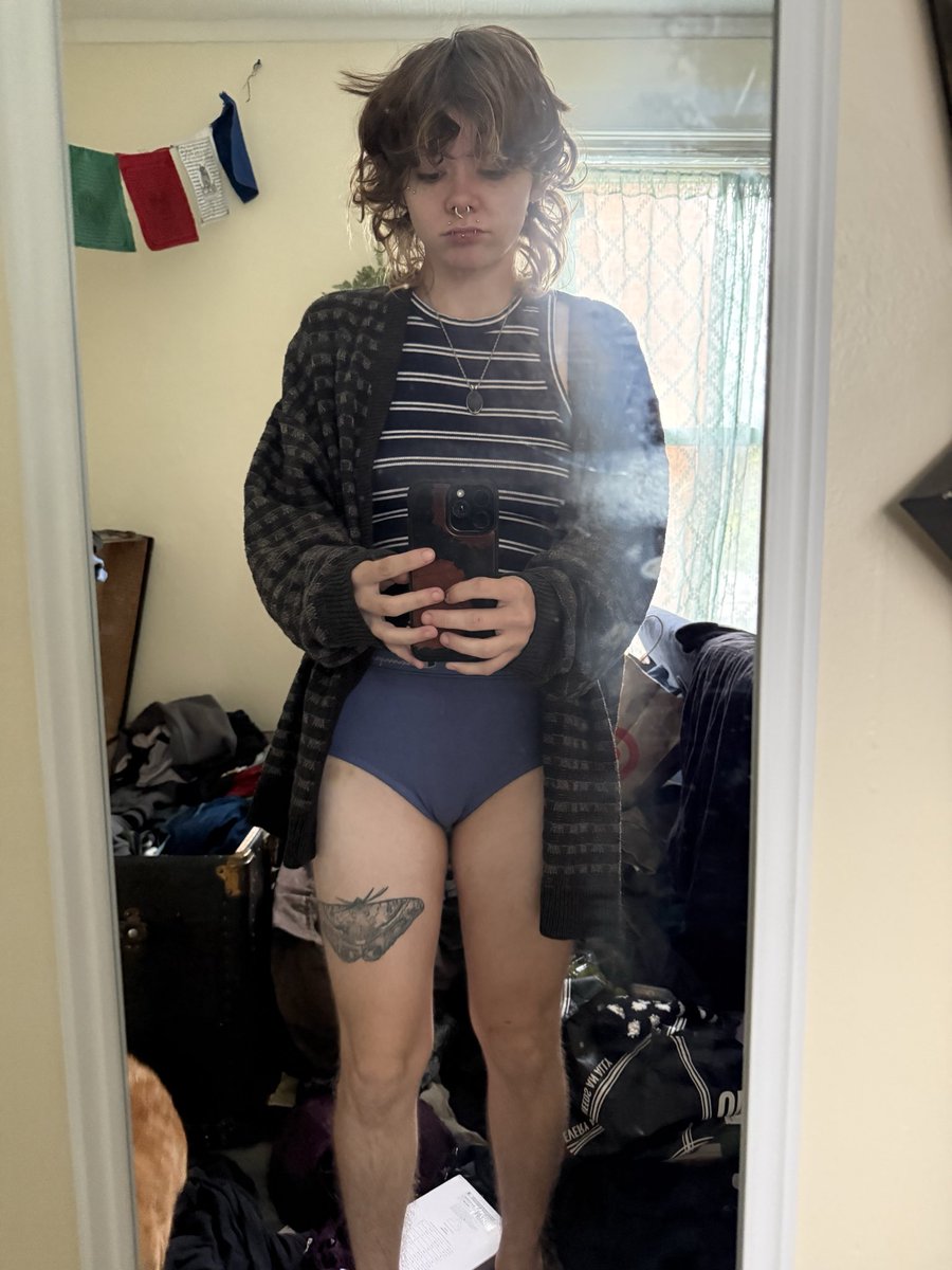 stonerpupp's tweet photo. okay bed head https://t.co/cvl39AZ4Sr