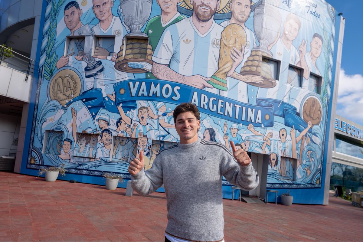 Argentina's tweet photo. #SelecciónMayor ¡Arrancamos una vez más! https://t.co/HA2SwW0Vex