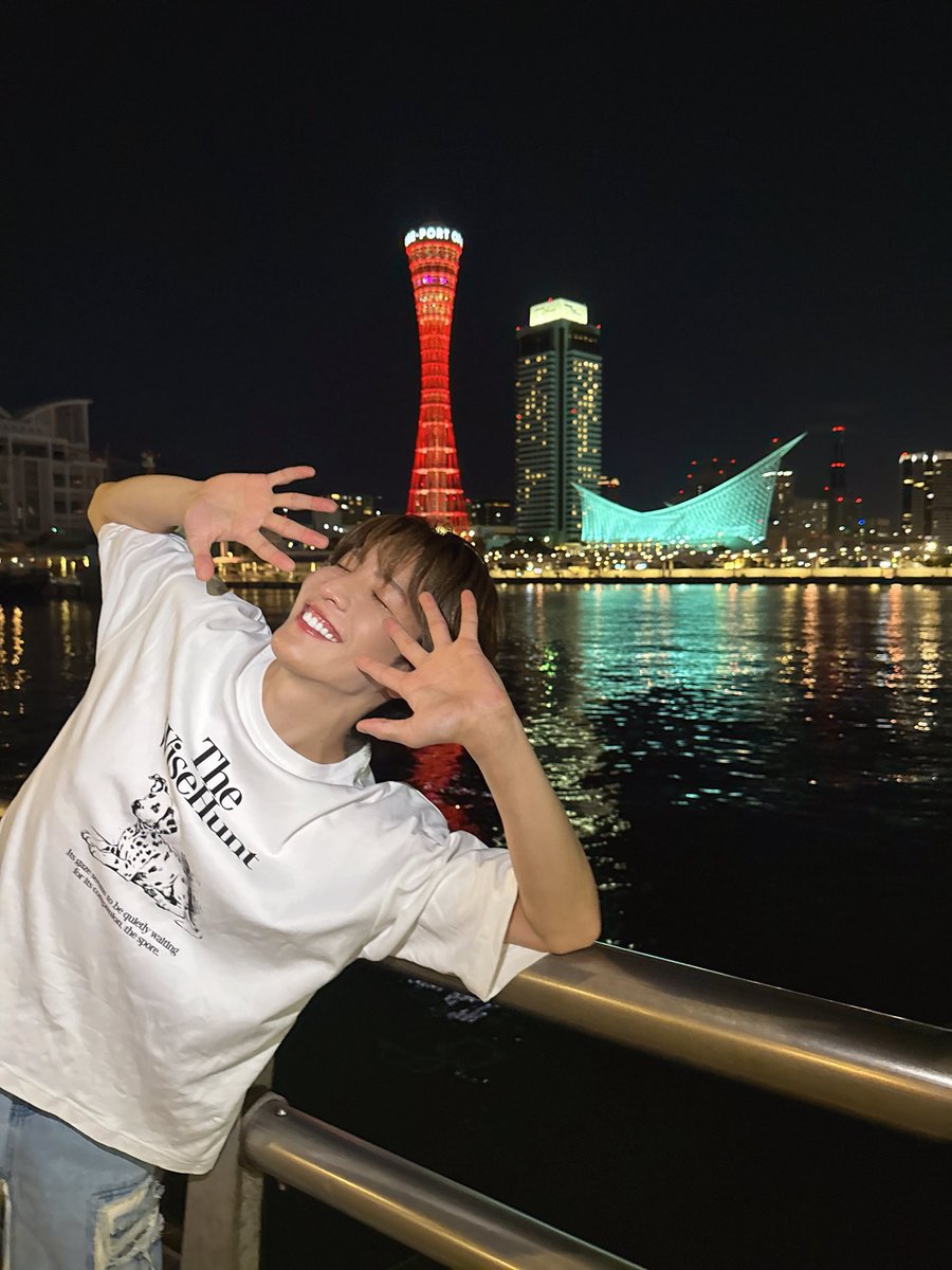 takuya_matsuri's tweet photo. 本日地元兵庫公演
みなさまありがとうございました😍💕

もう地元でMATSURIを届けられることが
本当に本当に嬉しくて幸せでした😭❤️

たくさん名前呼んでくれたり
盛り上がってくれて本当に
ありがとう🥹❤️‍🔥

幸せすぎてなんかグッと来る瞬間がたくさんあってMATSURIになれてよかったなあって何度も思いました😭💗
想いがたくさん溢れたなぁ🥹❤️‍🔥

また絶対に地元ライブやりたいです🥹💕
また帰ってこれるように頑張ります🥺❣️

今日はたくさんの方に来ていただけて応援してもらえて幸せハッピーでした😍🤩❤️‍🔥

地元で赤ペンライトたくさん見れて
嬉しかった🥲❤️❤️❤️

みんなありがとう🫶😘
最高の地元公演でした！😋

明日はよ〜いドン！
生放送頑張ります🥰❣️

#MATSURI
#松岡卓弥
#歌門福来
#神戸