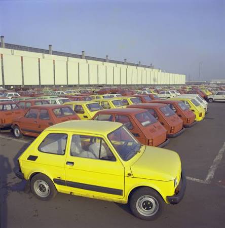 Forever_Polska's tweet photo. 22 września 2000 w Bielsku-Białej oficjalnie zakończono produkcję Fiat 126p "Maluch". https://t.co/Pvu2eYylpa