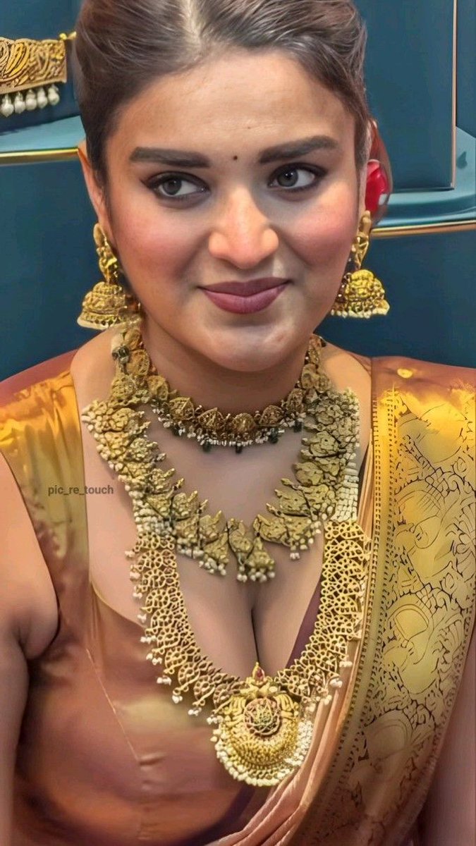FilmsNActors's tweet photo. Nighi Agarwal - 
identical with these  iconic promotions https://t.co/6AuZBZuUhA