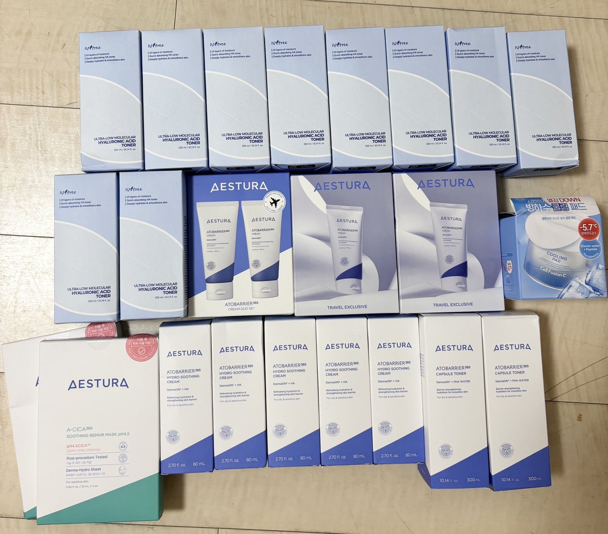pukakyon's tweet photo. 韓国購入品🇰🇷🛍️

2枚目はオリヤン購入品
3枚目は免税店購入品

オリヤンは控えたつもりけど1万くらい買ってた🙂‍↕️
免税店はストック大量買い🤌🤌 
エストラのクリームとイズエンツリーの化粧水は鬼リピしてる！
ダイソーVTパックも大量買い🤌 https://t.co/qsYVUeRYo3