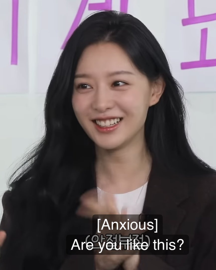 syapabalqis's tweet photo. Jiwon then:                         Jiwon now:

The style is still quite similar but she looked youthful back then while now she looks more elegant. She’s always been pretty no matter what 😭😭 https://t.co/1iWoBqOTaT