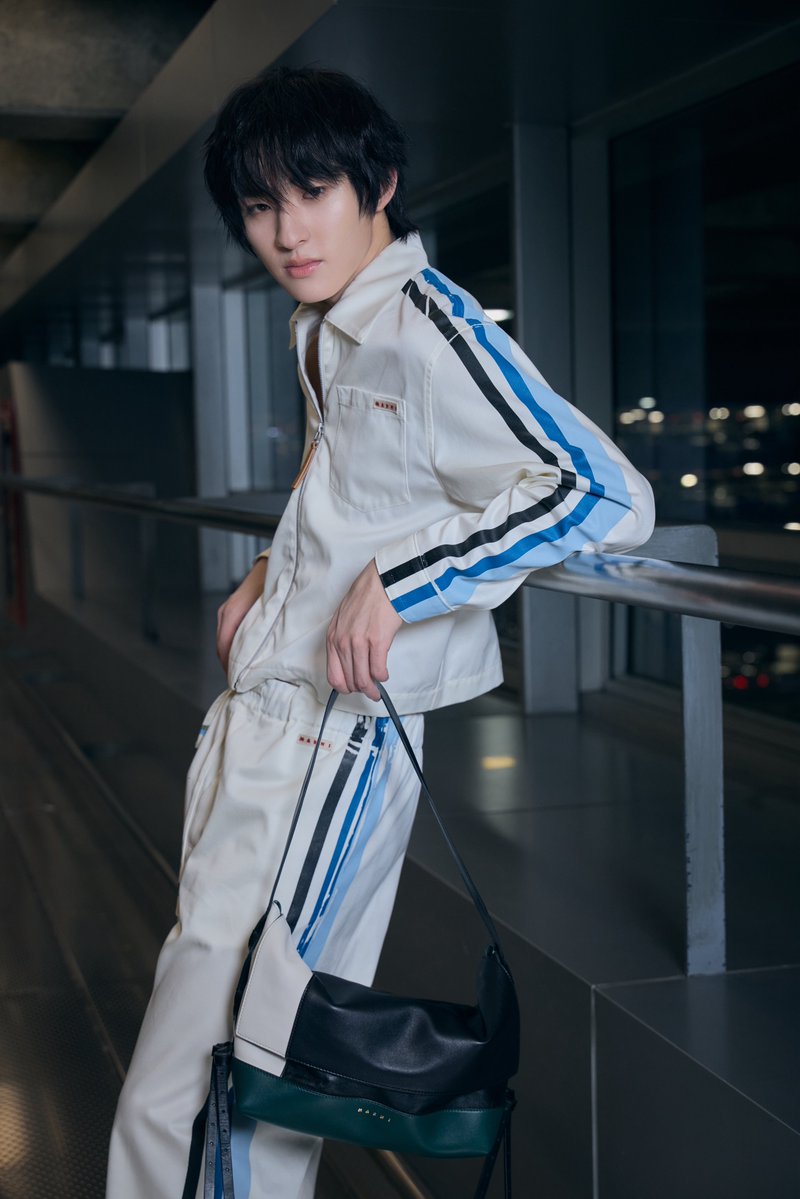 DomundiTV's tweet photo. MARNI LOOKS, MILAN DESTINATION 🛫

อีกหนึ่งก้าวสำคัญบนเส้นทางแฟชั่นของ “โทมัส ธีร์ทัศน์” @tthomastc และ “ก้อง ก้องภพ” @kongjiro_ กับการปรากฏตัวในลุคจาก Marni ณ สนามบิน ก่อนออกเดินทางสู่มิลาน เพื่อร่วมชมแฟชั่นโชว์ในงาน MILAN FASHION WEEK SS 2027 

พร้อมสร้างประวัติศาสตร์ในฐานะศิลปินไทยคู่แรกที่ได้รับเชิญจากแบรนด์ให้เข้าร่วมชมแฟชั่นโชว์ถึงมิลาน ✨

THOMAS KONG Boarding Look MFW
#TMKMARNIAirportLook

#Marni #MarniTH
#Marniss27
#tthomastc #kongjiro #thomaskong