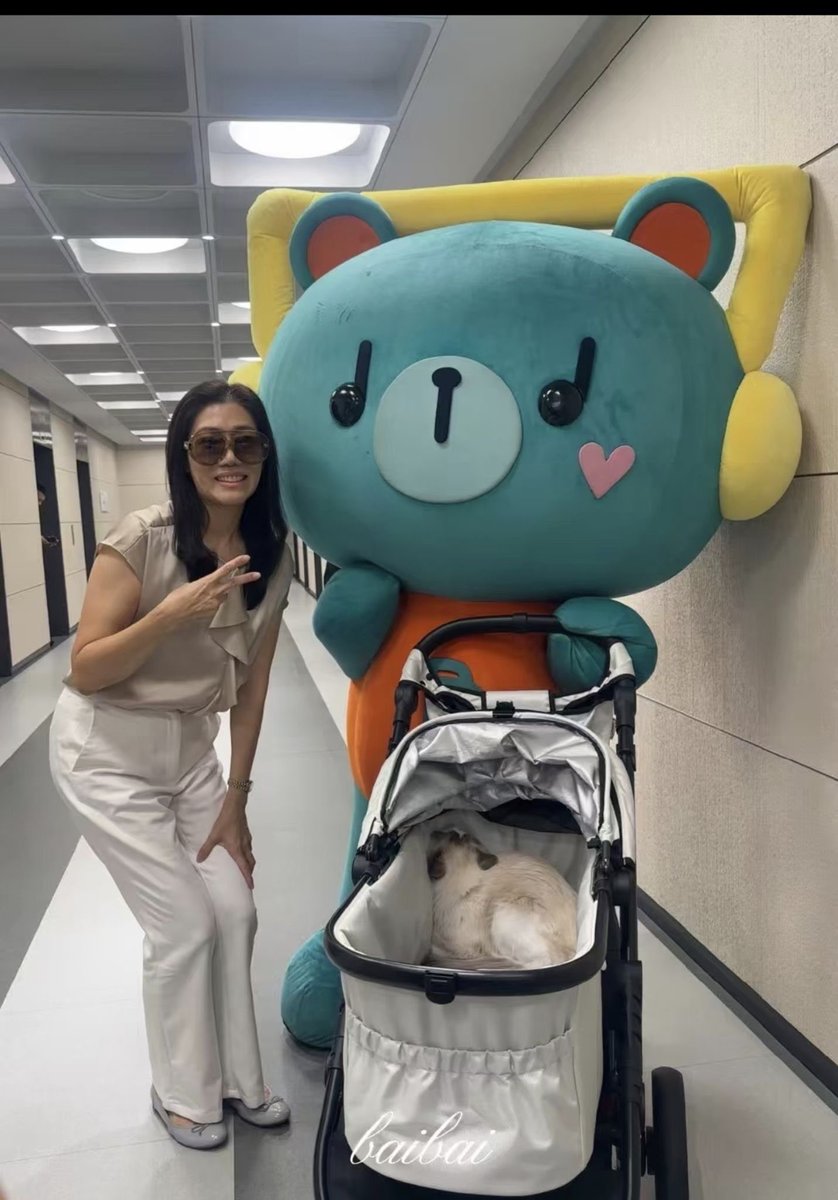 _softaura's tweet photo. p'perm hana and phuwin's mae in one frame !!!! 😭😭 https://t.co/D6P6B4NrJd