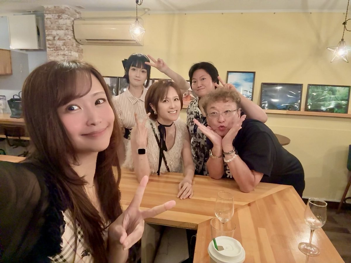 mari_komorebi's tweet photo. スナック真理

お稽古でした✨

チケット
ありがたいことに
ソールドアウトいたしました😭

皆さまにお会いできることを
楽しみにしております✨ https://t.co/HkXOjyDWwz