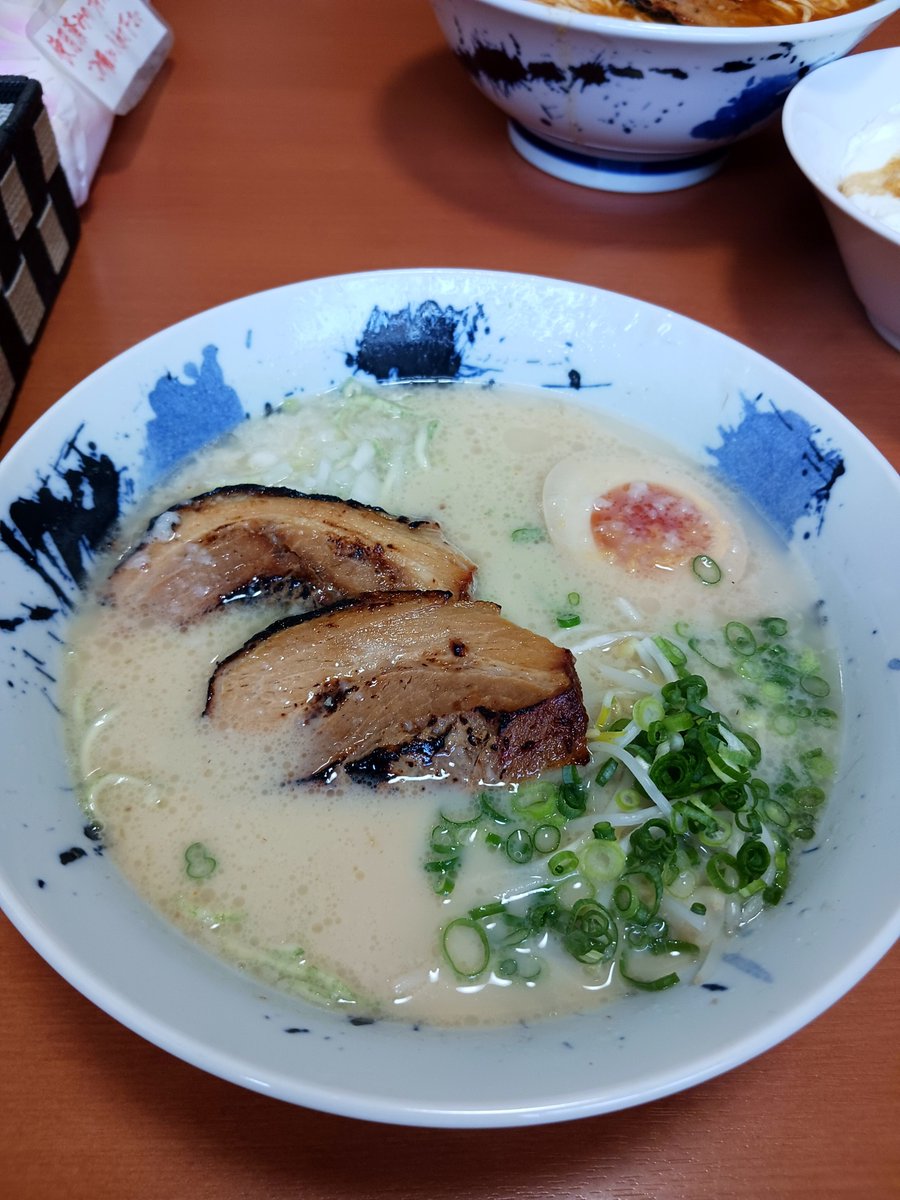 maccya_diet's tweet photo. シルバーウィークは結構好き勝手食べてる。
どうしてもこの前からラーメンが食べたかったのでやっと満足、これで暫くは我慢するよ
オムライスは半分は明日の昼 https://t.co/0TXKbx6qat