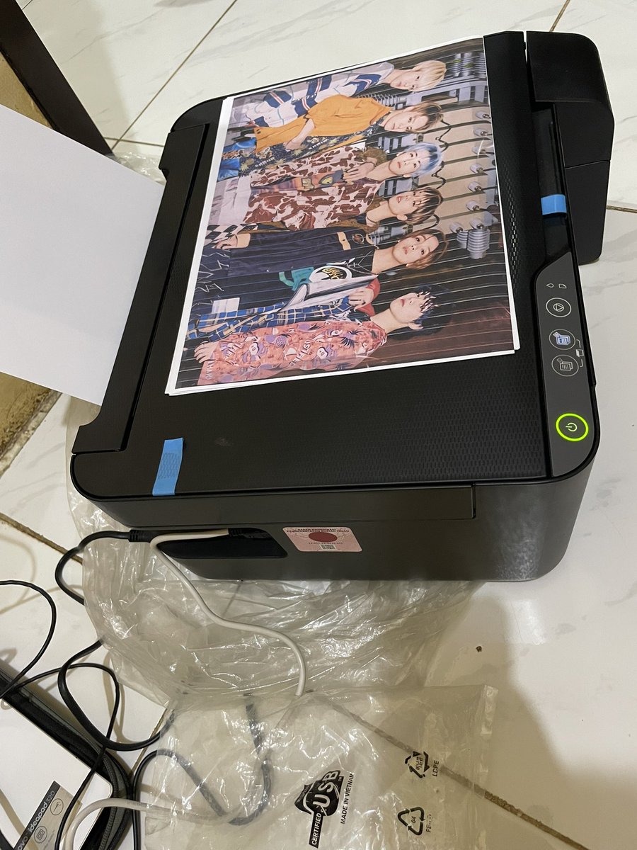 _iuha's tweet photo. Halo aku mau jual printer merk epson l3210 bisa fotocopy
masih bagus udh di cek free tinta juga yaa, tanya tanya dm ajaa https://t.co/VjrP71j7Lh