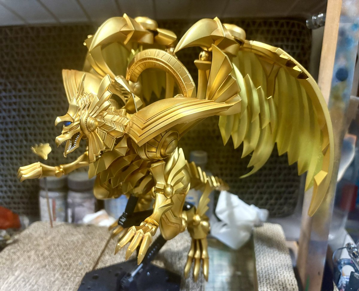 takerin1117's tweet photo. 三幻神2体目、ラーの翼神竜
やはり金表現はまだまだ一考の余地ありだなぁ
とりあえず墨入れまで完了、明日クリア吹く感じ、連休中には完成かな？
＃遊戯王　＃ラーの翼神竜 https://t.co/vzSGFNLiyX