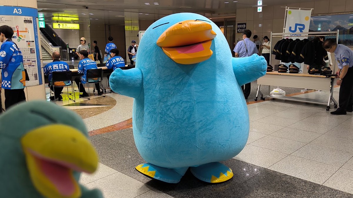 travelkururu's tweet photo. 右足上げてポーズをとるイコちゃんです（＾＾） https://t.co/AkkWITweeK