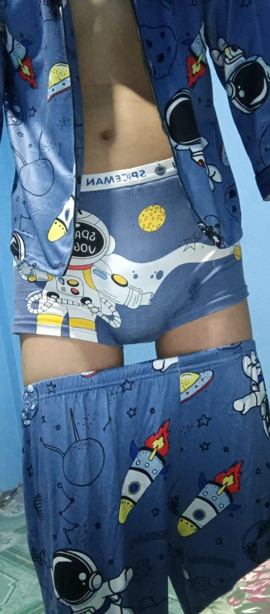 jimmy_vila70824's tweet photo. ชุดนอนใหม่ผมคือนักบินอวกาศ🚀✨ https://t.co/x0GRxnBL5H