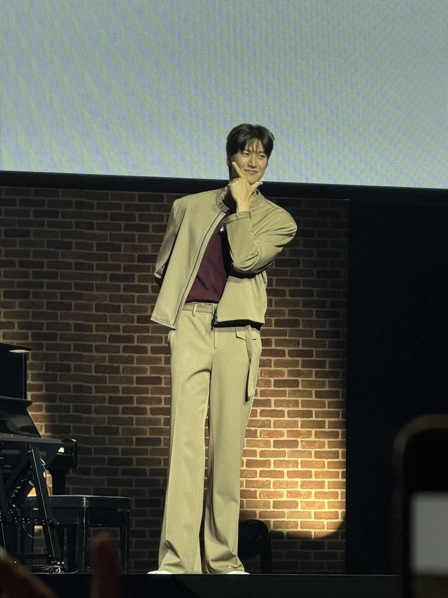 marin03618221's tweet photo. 異次元のスタイル✨✨✨ https://t.co/1oJmeUwUJC