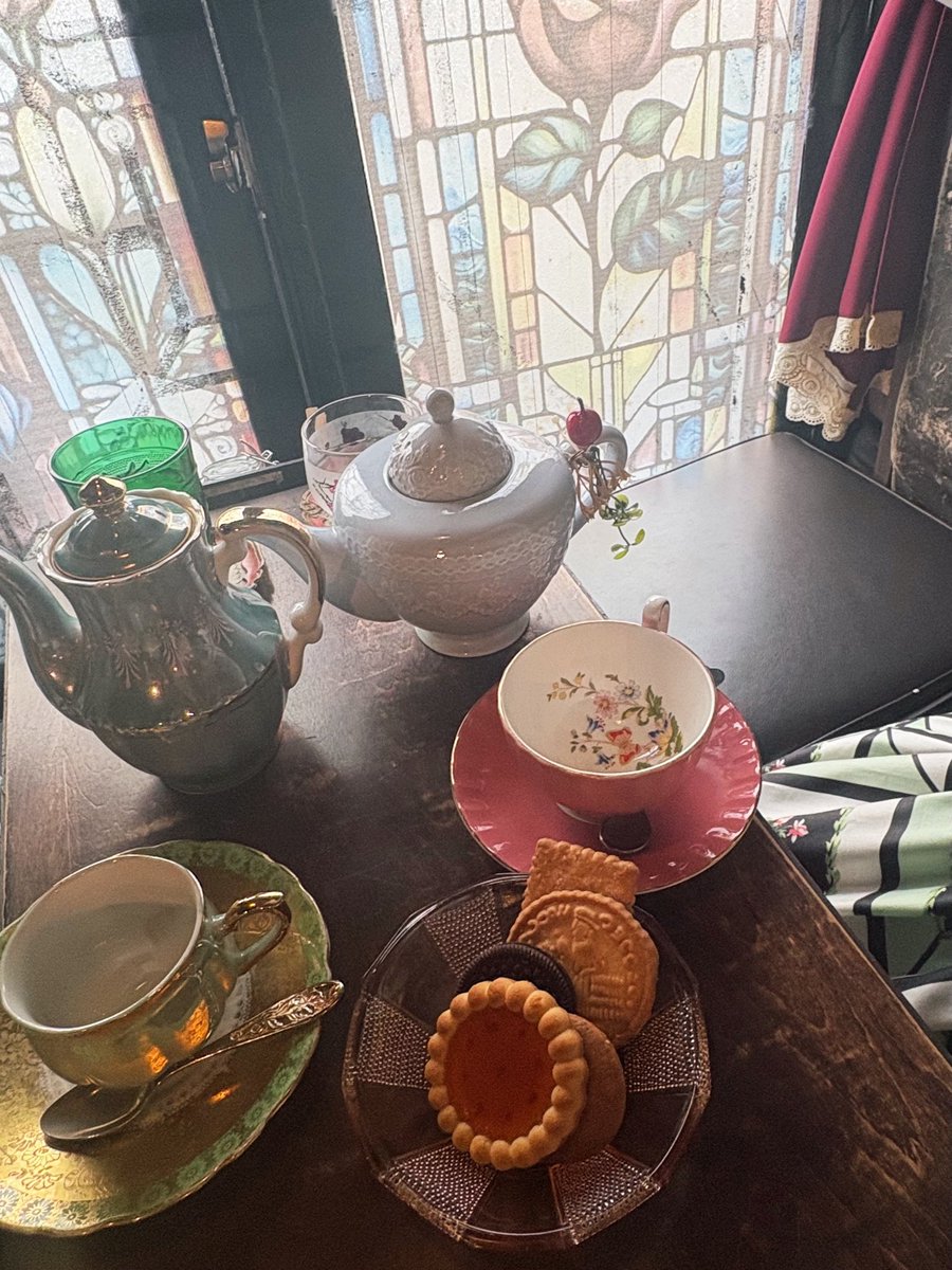 _ririri0120's tweet photo. ♥ エセルの中庭 ♥

ファンタジーの世界に迷い込んだみたいだった🌿 https://t.co/z7oy0poedn