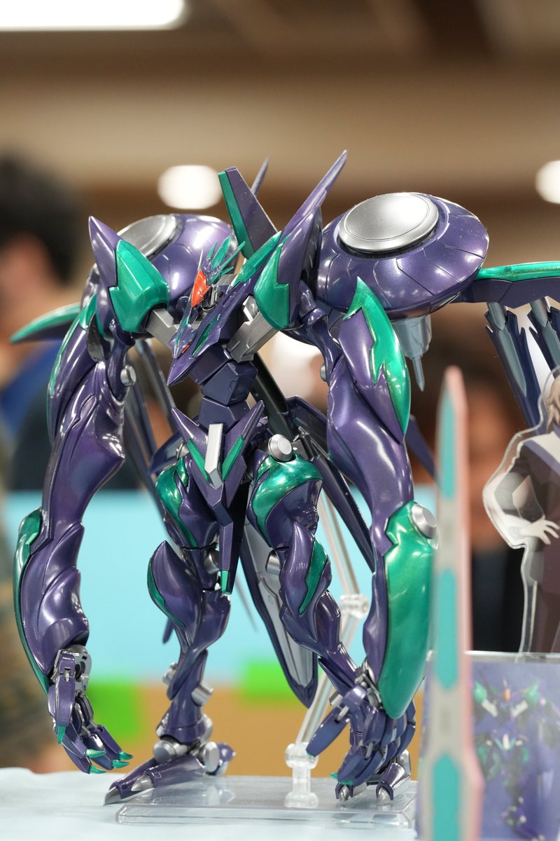 daucron's tweet photo. #ネクスポ2026
ニヒトの色使いもいろいろあって楽しいね
蒼穹作戦とは別場所にあったワームスフィア付きのやつもカッコいい～ https://t.co/wggORd0gok