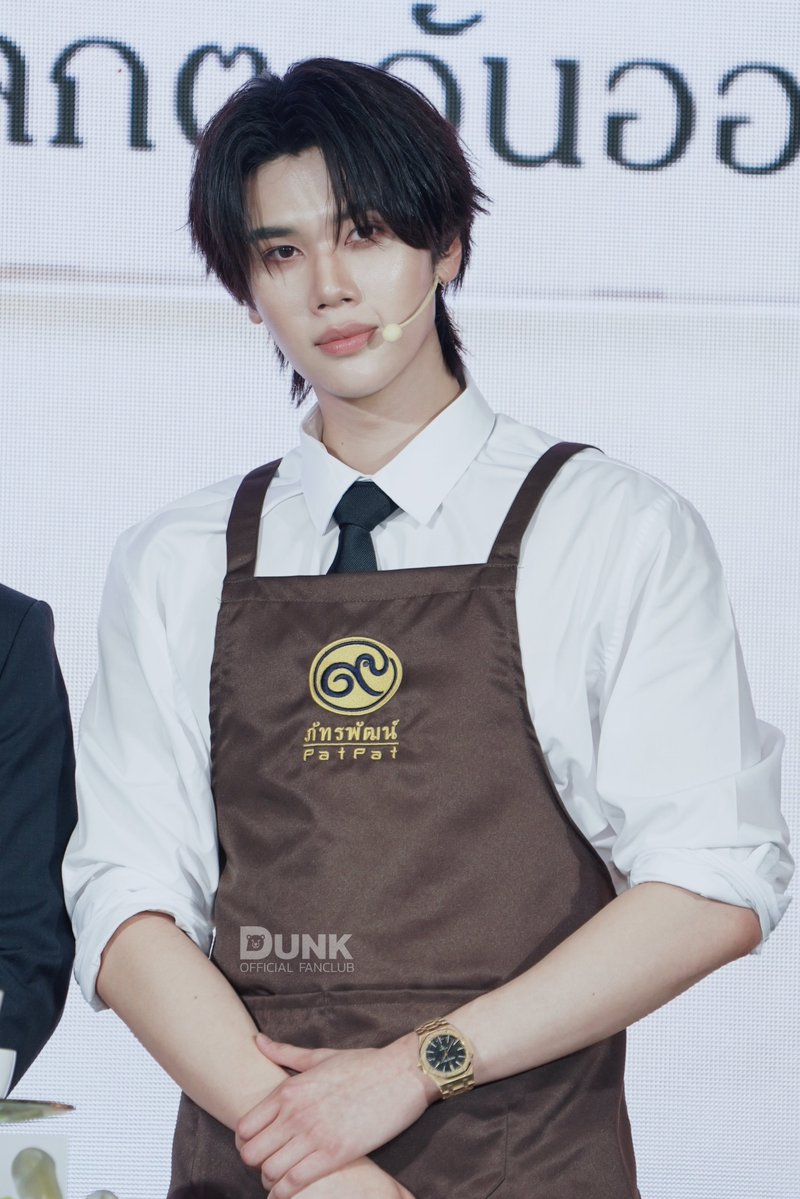 DunkOfficialFC's tweet photo. ผ้ากันเปื้อนเล็กไป หรือดังตัวโตเกินไป

DUNK X PATPAT
#CamelliaOil2026xDunk
#dunknatachai @dunknatachai https://t.co/dZUjnUvg5y
